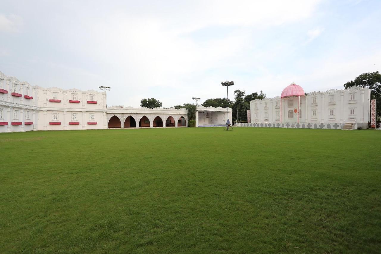 Oyo 18965 Parampara Garden Dharmpura Exterior foto
